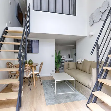 - Roquette - Marais Apartment Paris