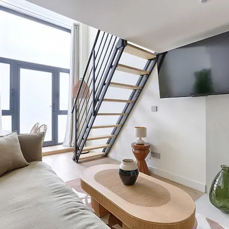 - Roquette - Marais Apartment